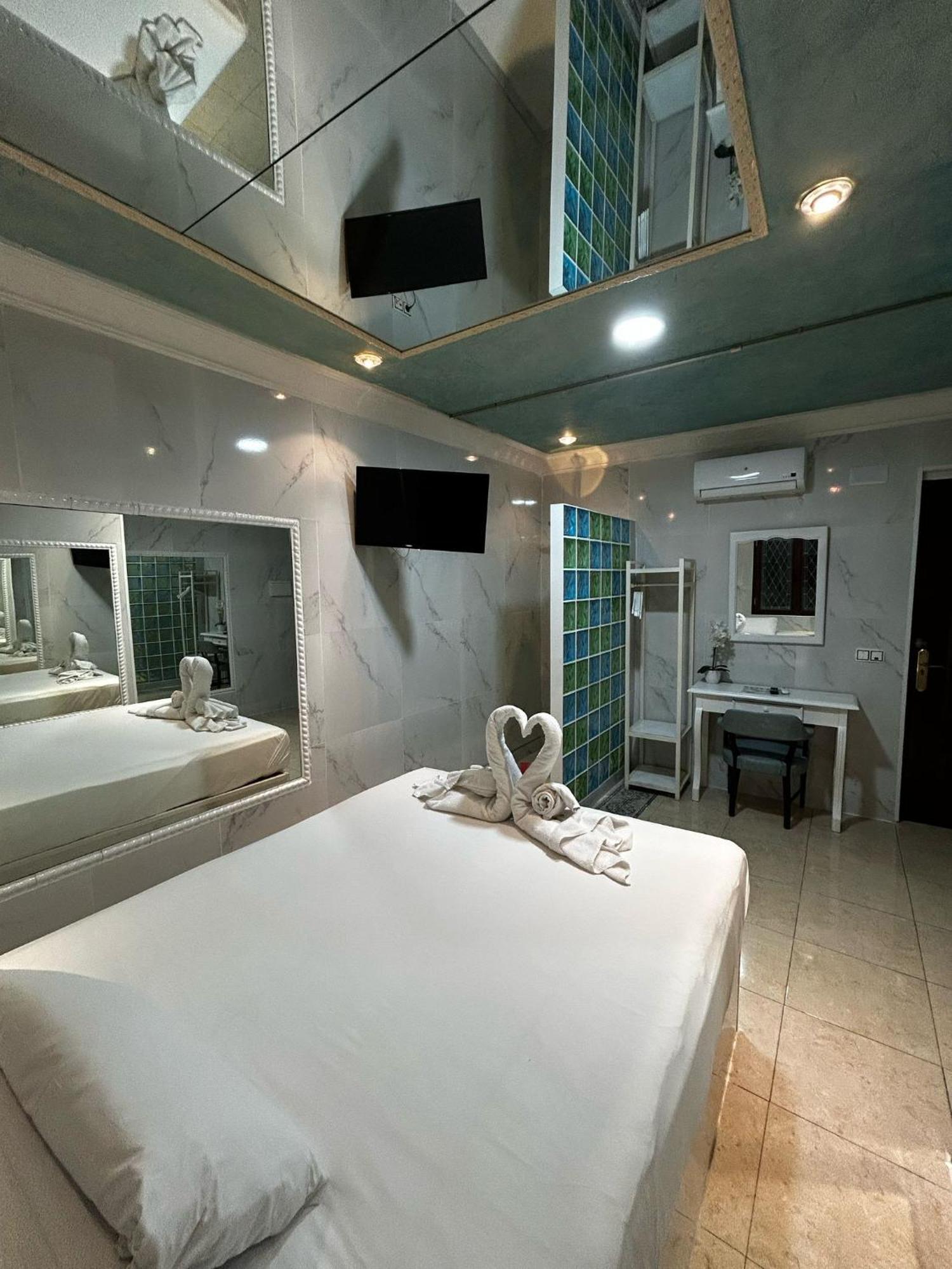 Avenida Andalucia - Solo Adultos Guest house