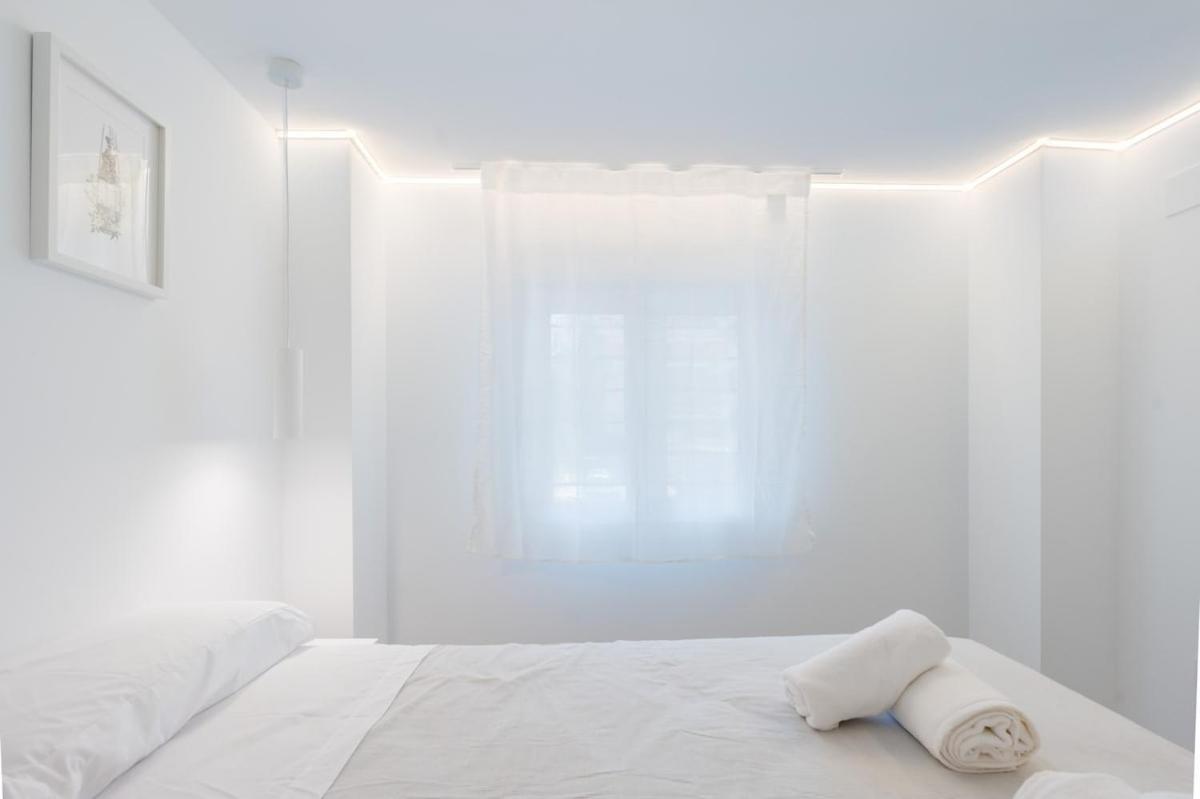 Apartment Buhaira Suites, Free Parking And Subway Seville