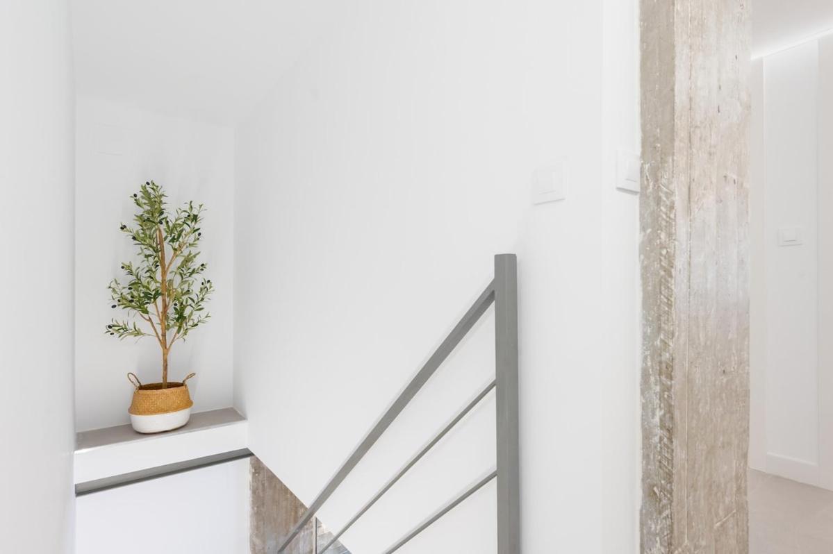 Buhaira Suites, Free Parking And Subway Apartment Seville