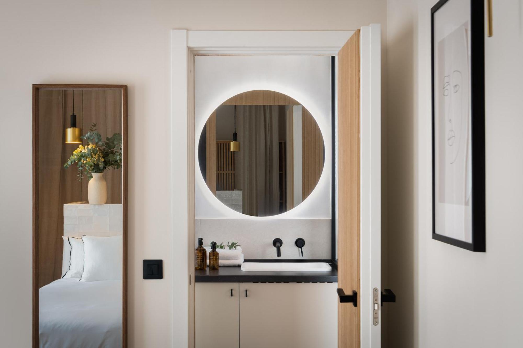 Magno Robles With Jacuzzi And Private Parking Seville