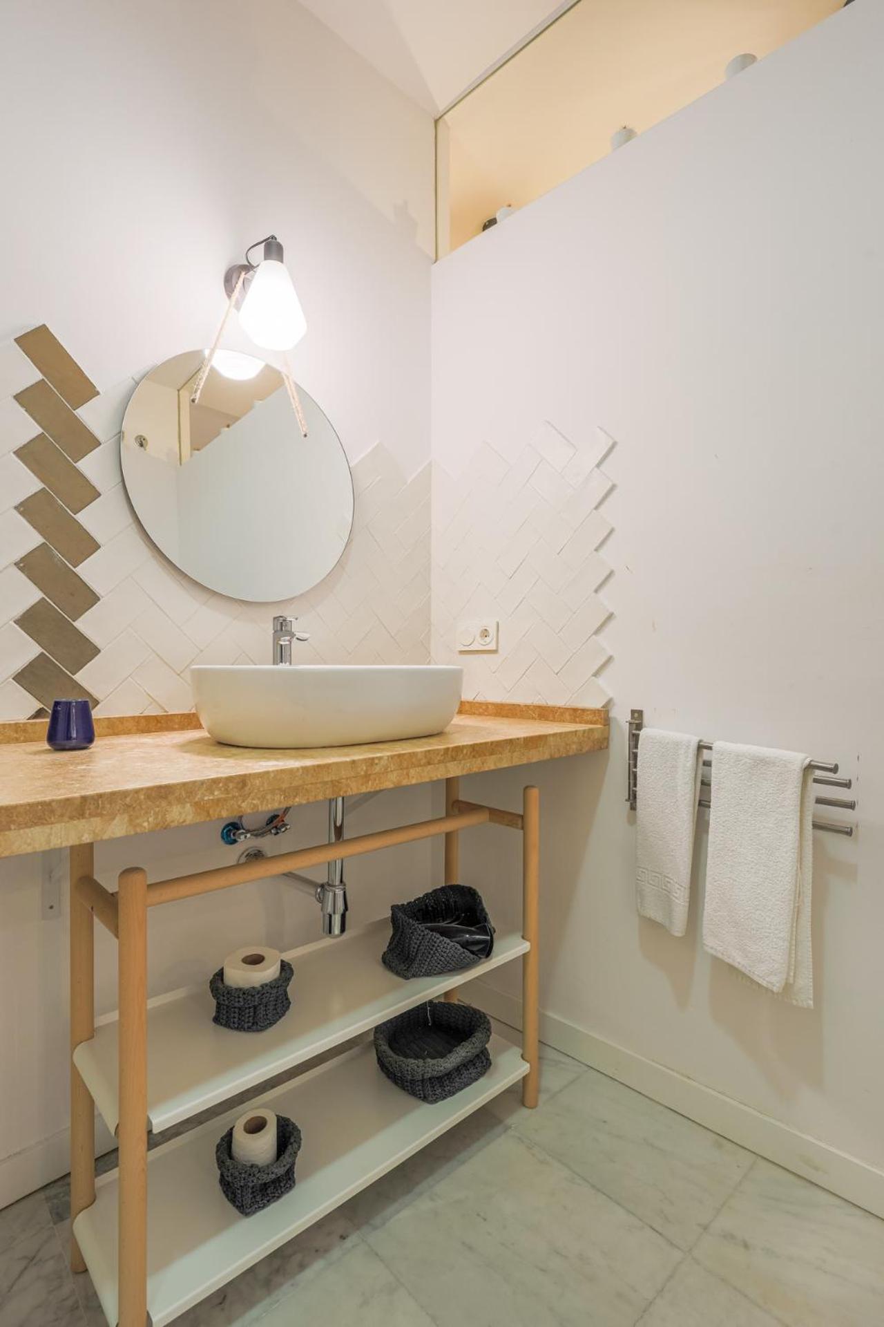 Apartamento New Gorgeous 2-bed In Center