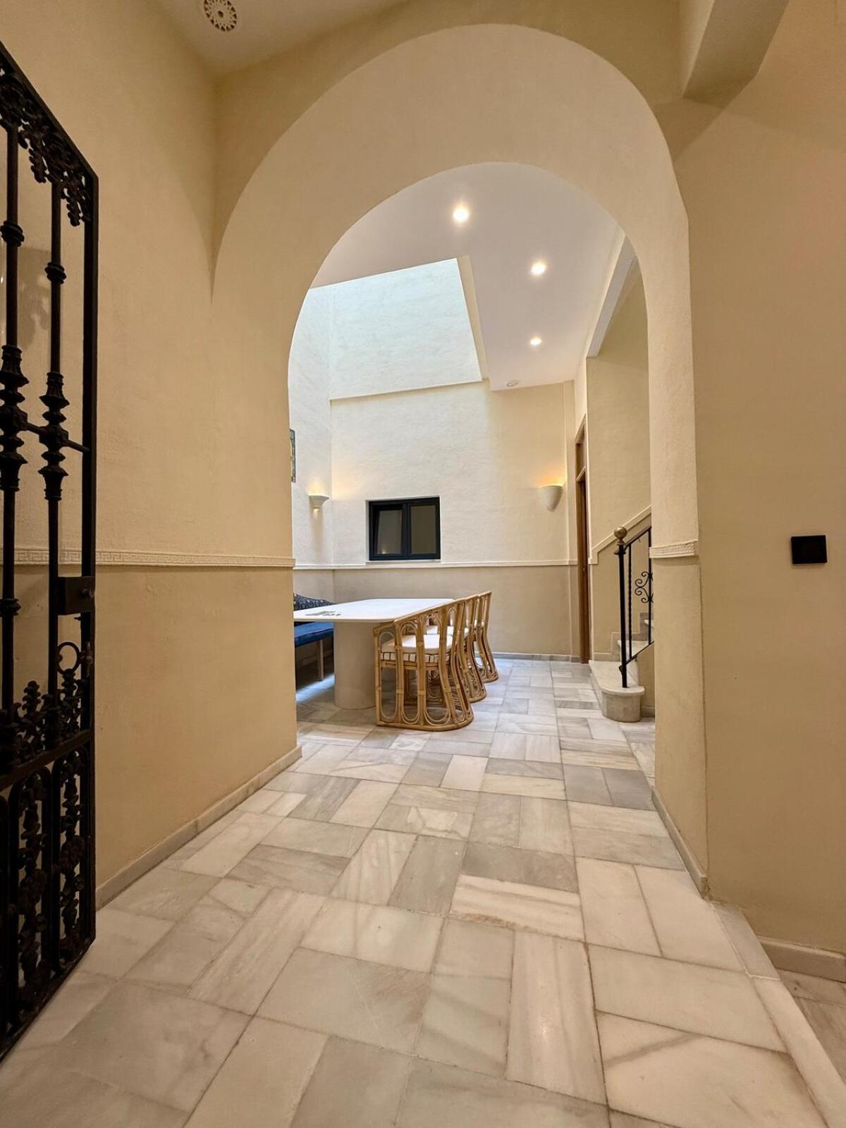 T19 Luxury 5br Private Terrace Holiday home Seville