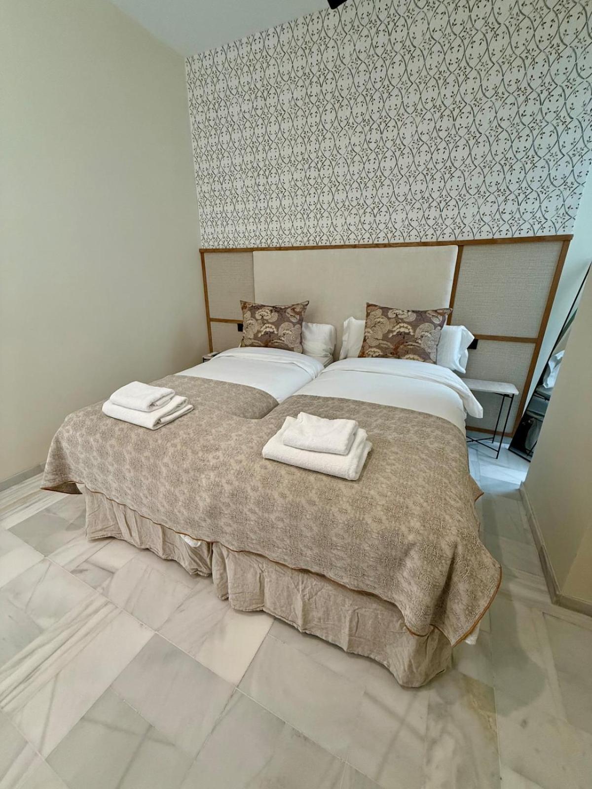 T19 Luxury 5br Private Terrace Holiday home Seville