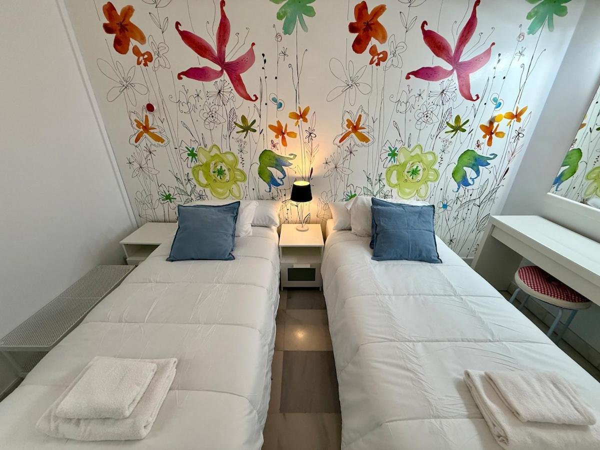 Apartment Rc Reyes Catolicos St Right Beside Trianas Bridge *