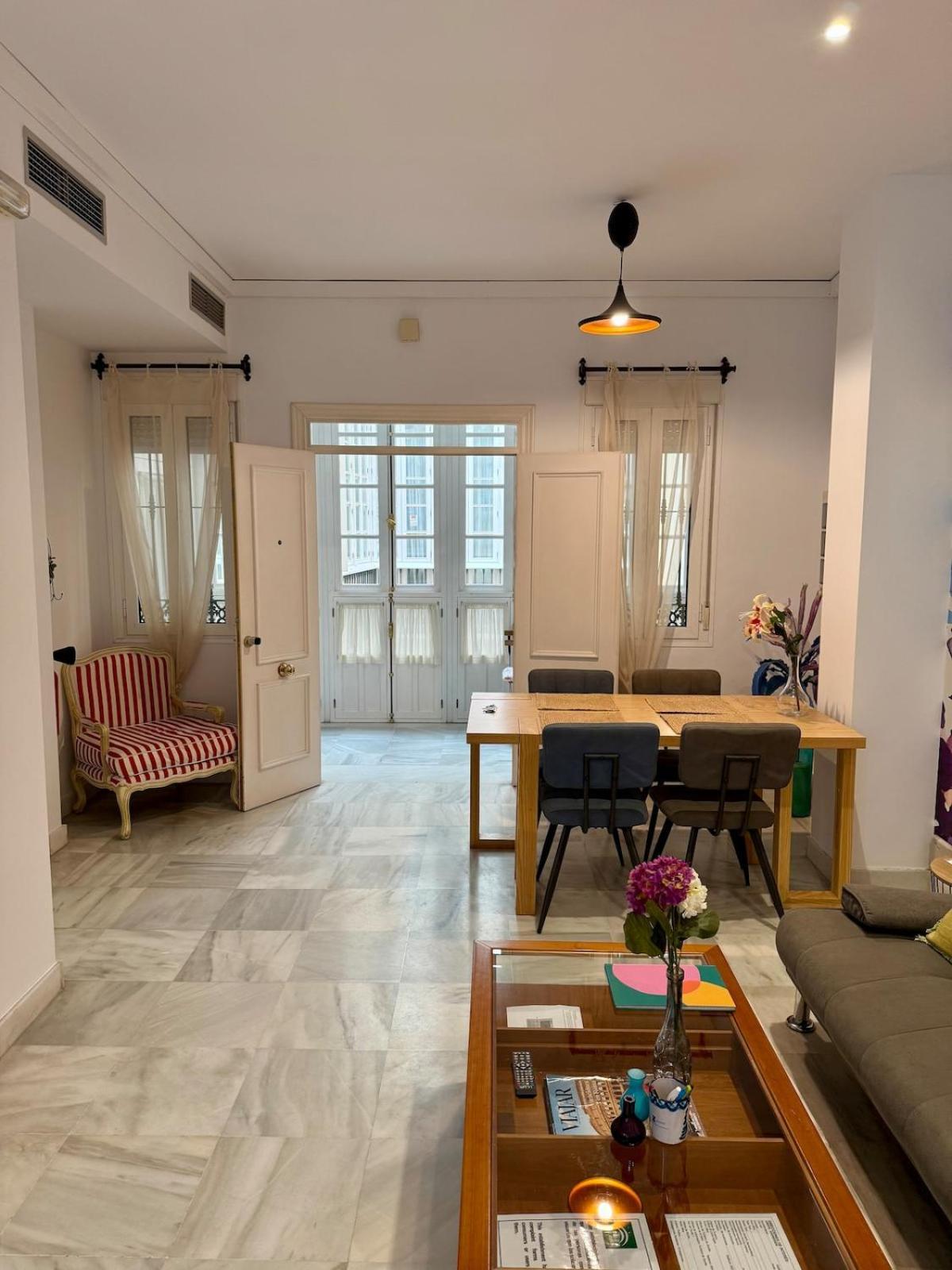 Apartment Rc Reyes Catolicos St Right Beside Trianas Bridge *