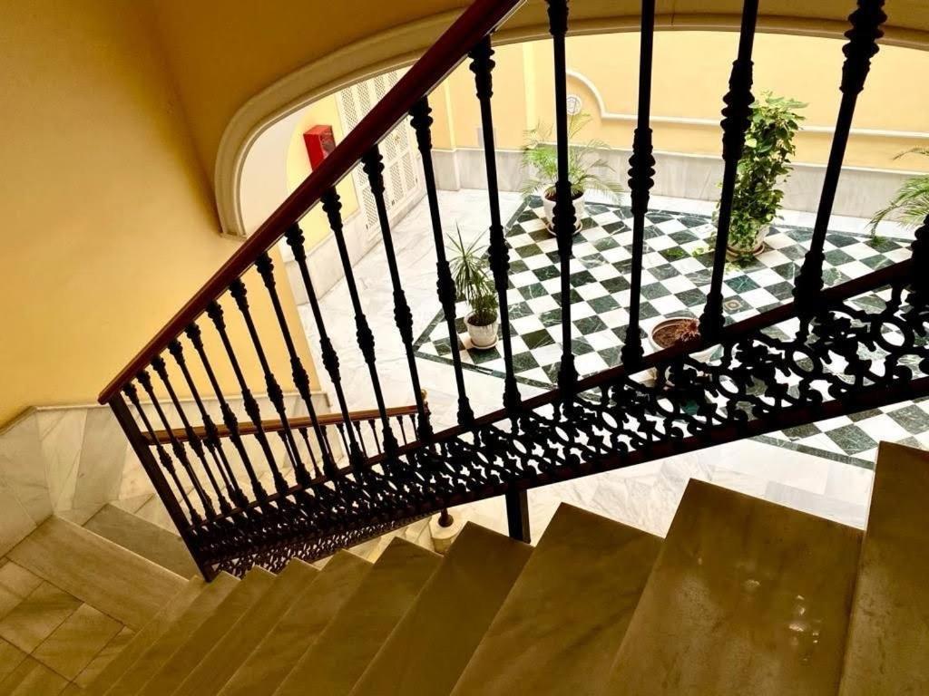 Apartment Rc Reyes Catolicos St Right Beside Trianas Bridge Seville