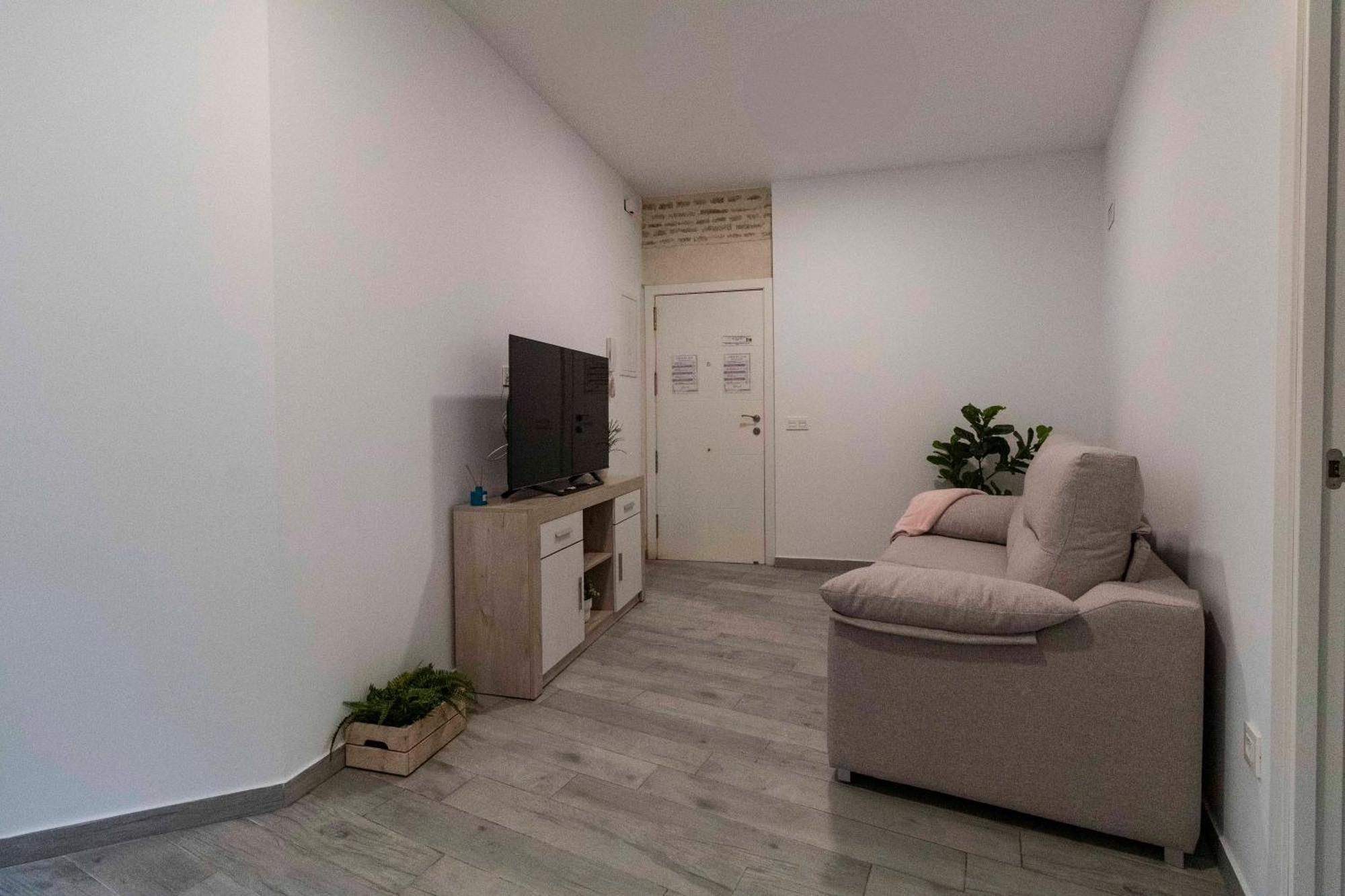 Piso Reformado Next To Santa Justa Y Aeropuerto