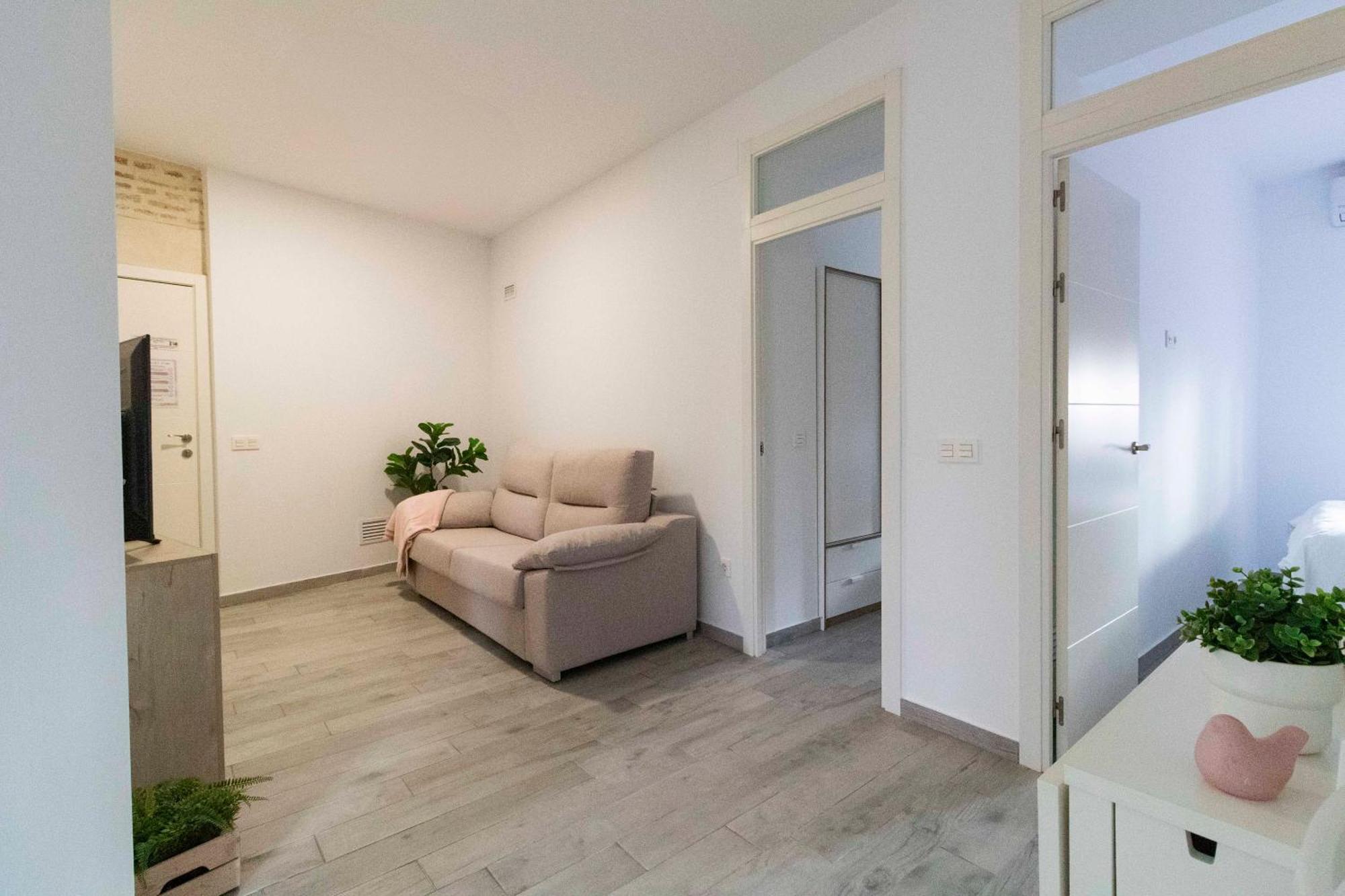 Apartment Piso Reformado Next To Santa Justa Y Aeropuerto