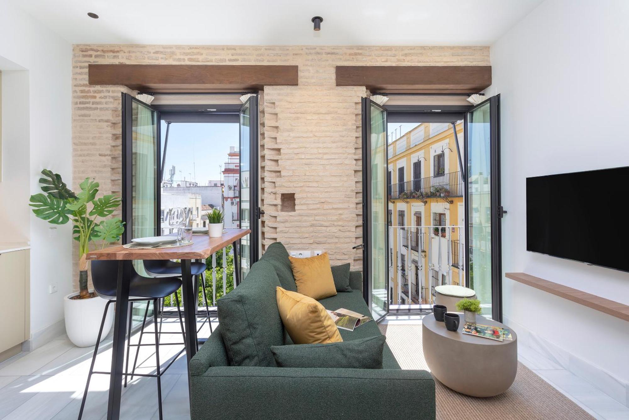 Genteel San Vicente