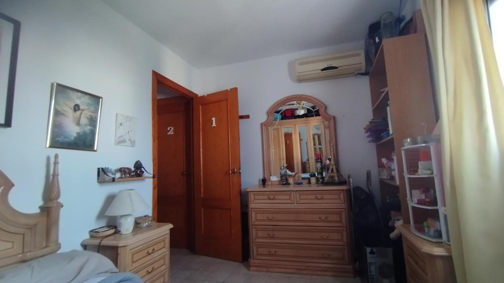 Privadas Con Cama Doble En Homestay Seville
