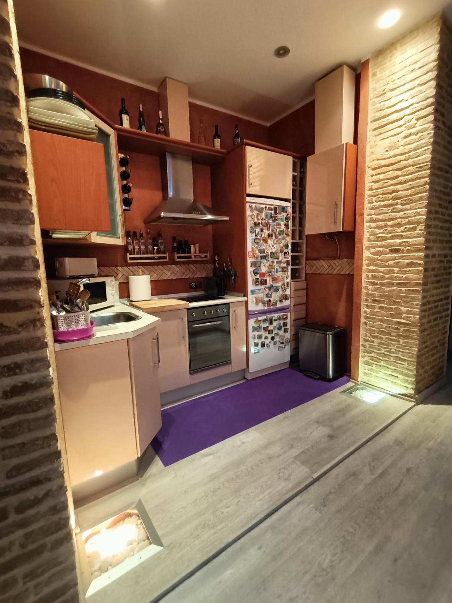Cosy Double + Private Bathroom Center * Seville