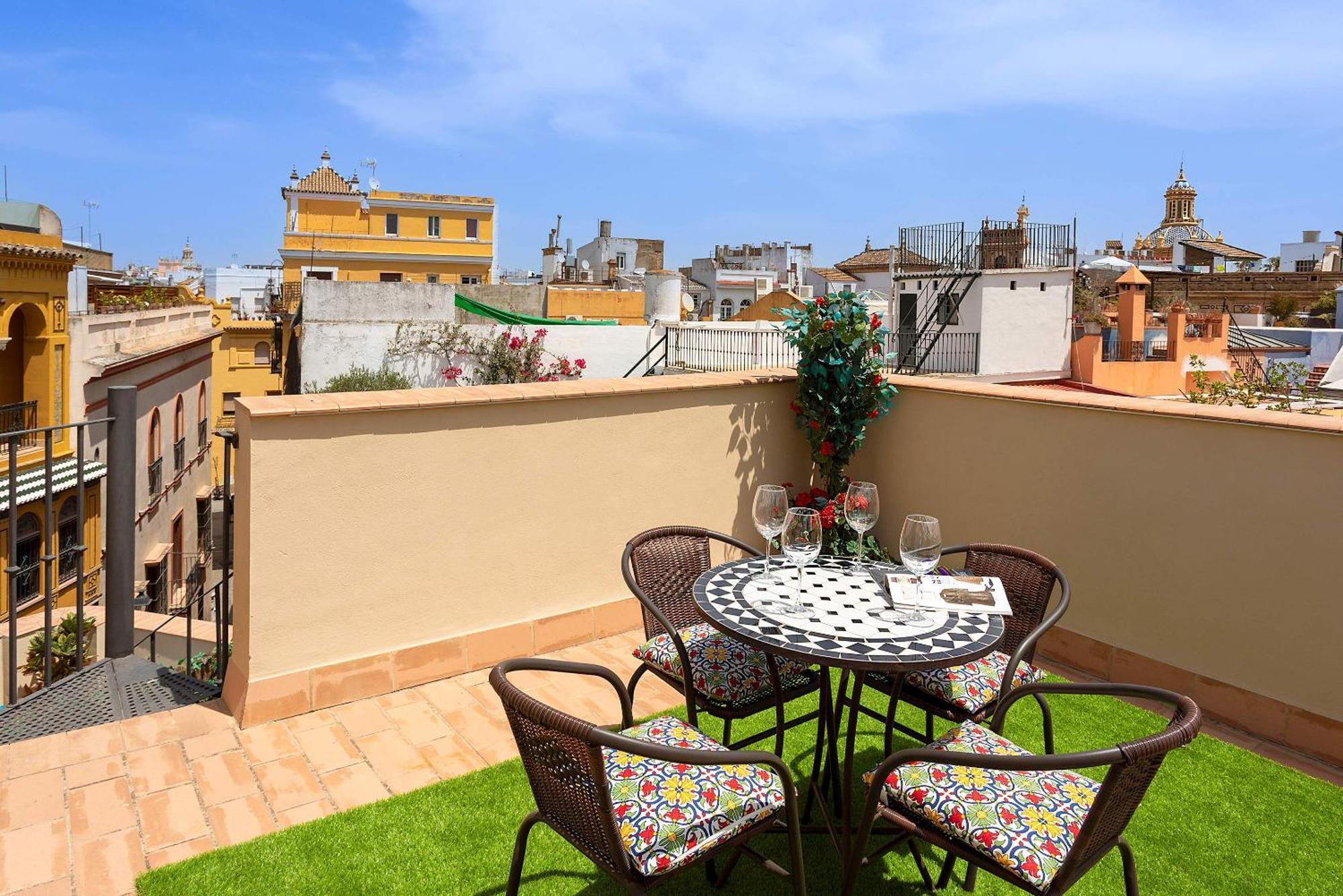 Genteel Rodrigo Caro Apartment