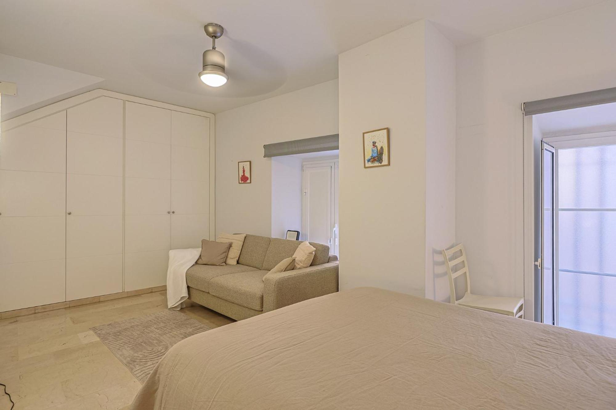 Lirios De - Vacacional Seville