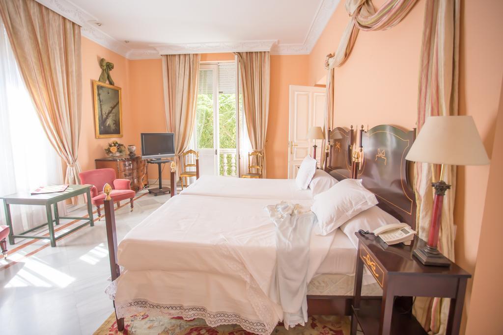 Hotel De La Palmera 4*