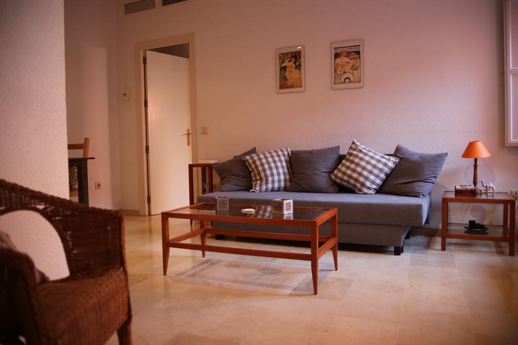 Juderia Lirio Alto Seville
