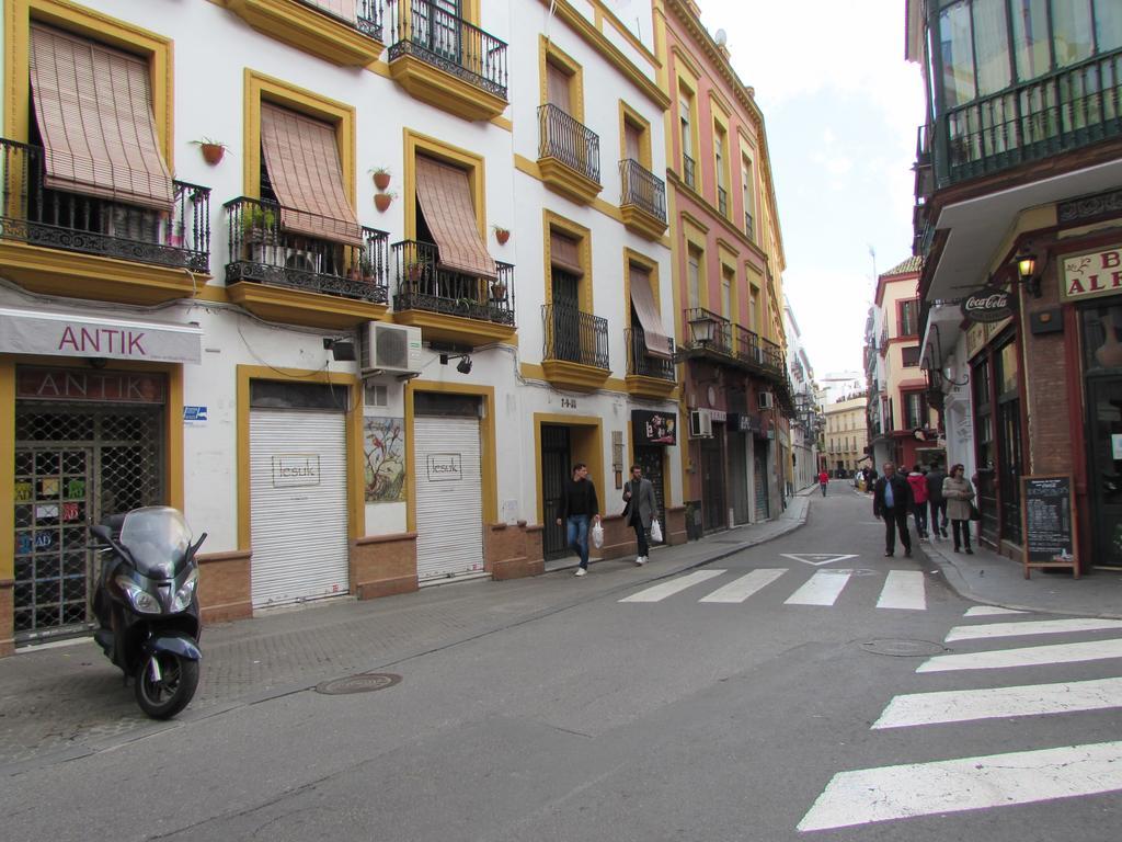 Plaza Alfalfa Centro Seville