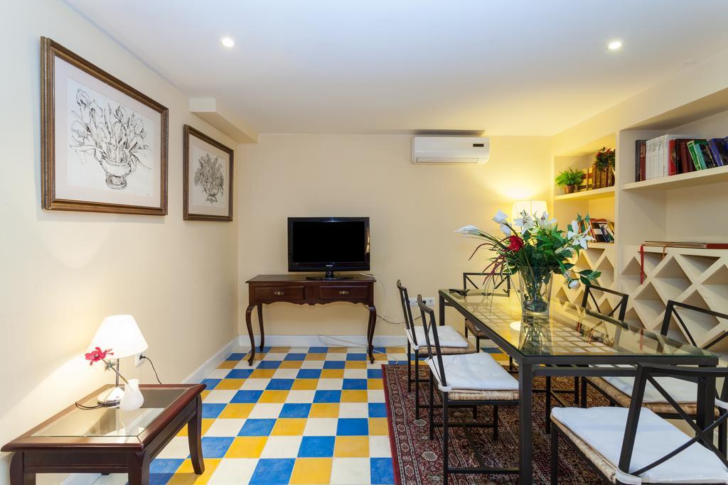Casas De Moratin * Seville