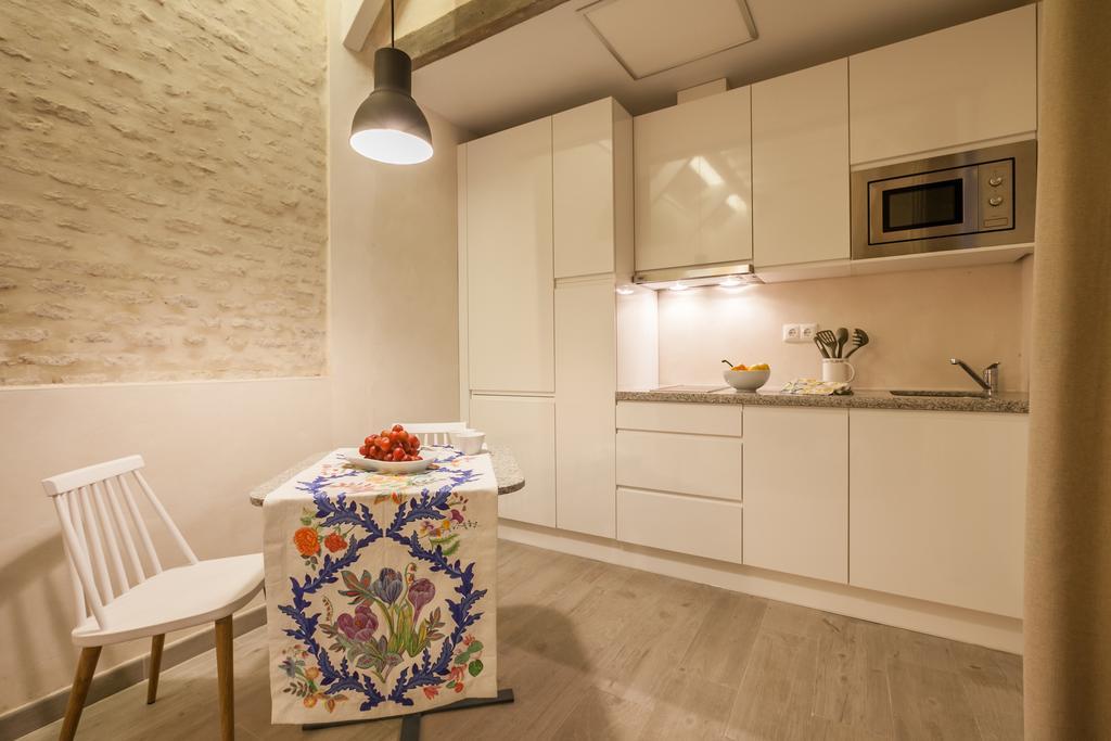 Tomas Ibarra Pool & Luxury Apartment