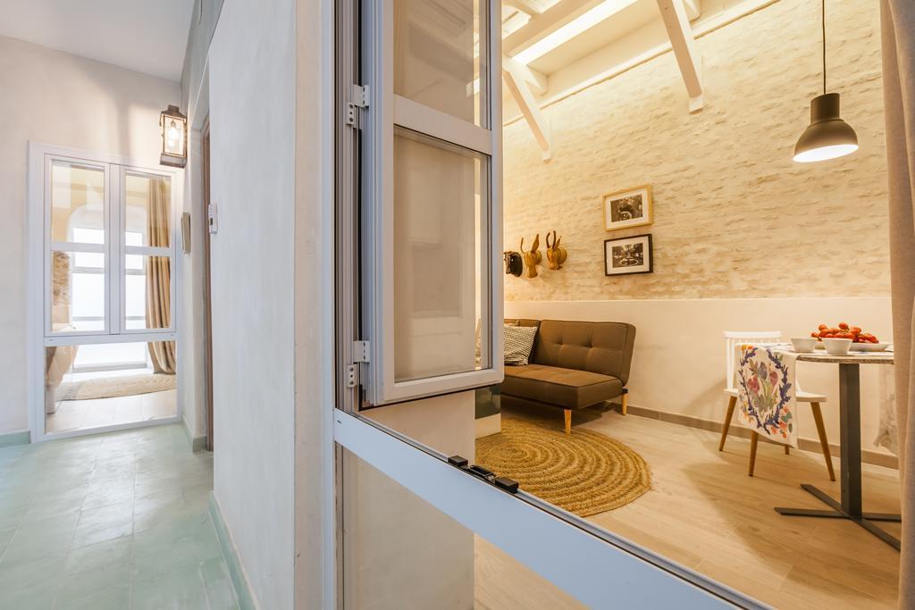 Tomas Ibarra Pool & Luxury Apartment