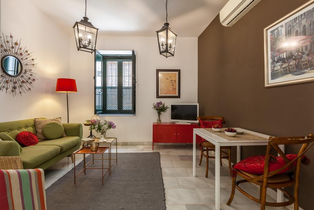 Mariscal Apartment Seville