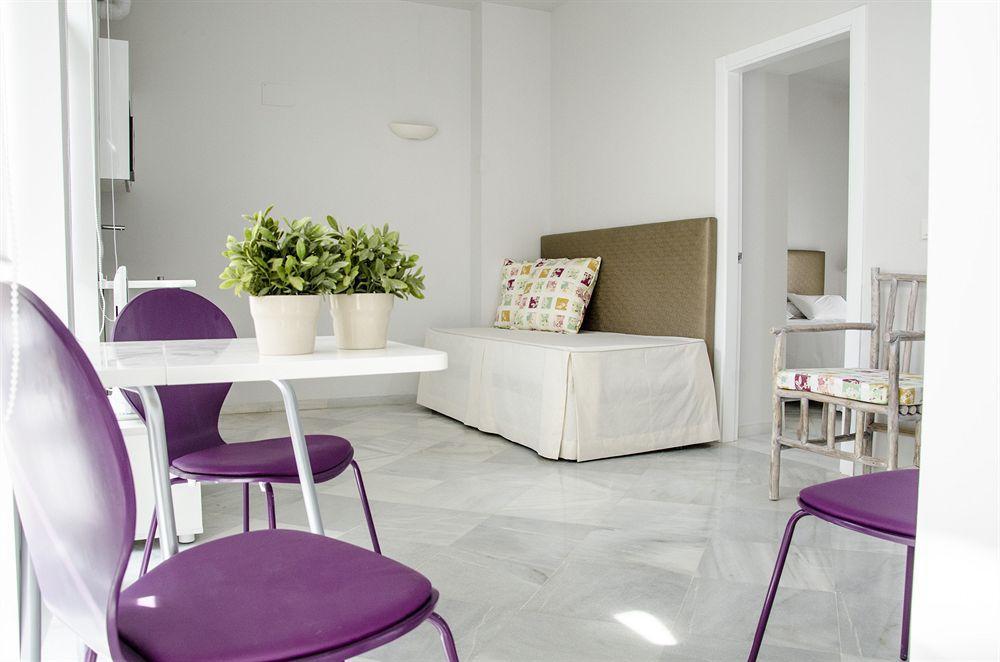 Plaza Apartment *