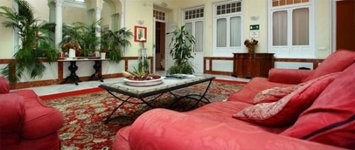 Hostal-casa Sol Y Luna Guest house