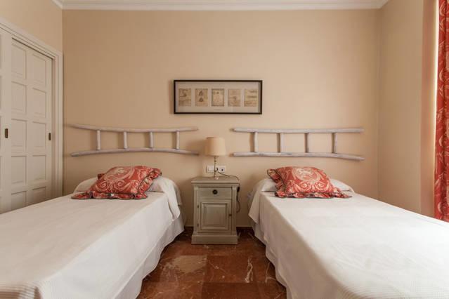 Plaza Nueva Apartment *