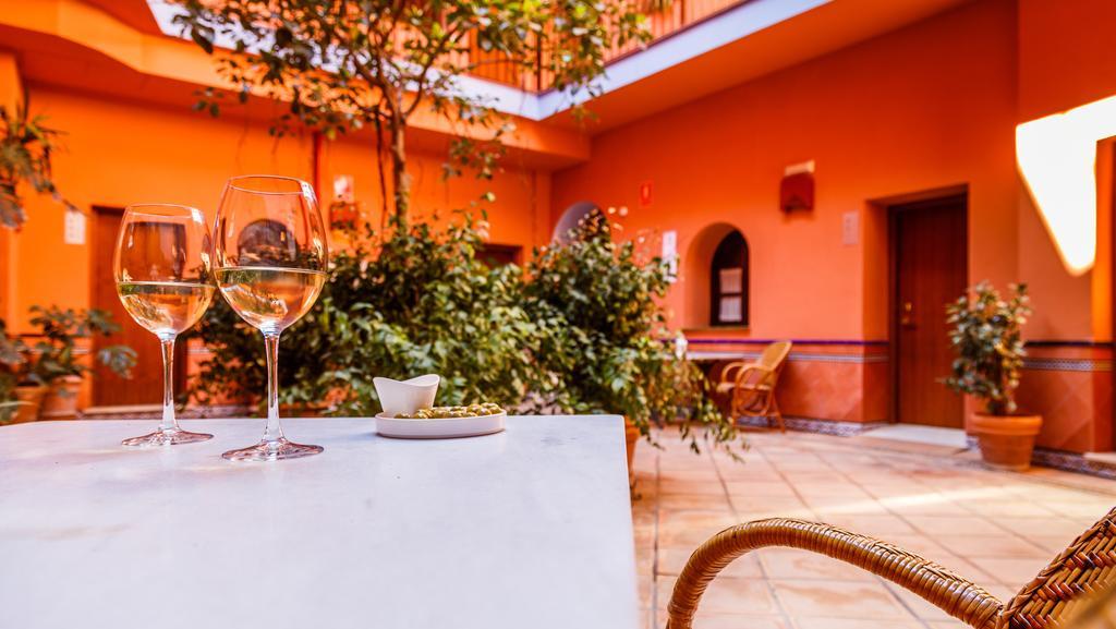 Patio De La Alameda 3*