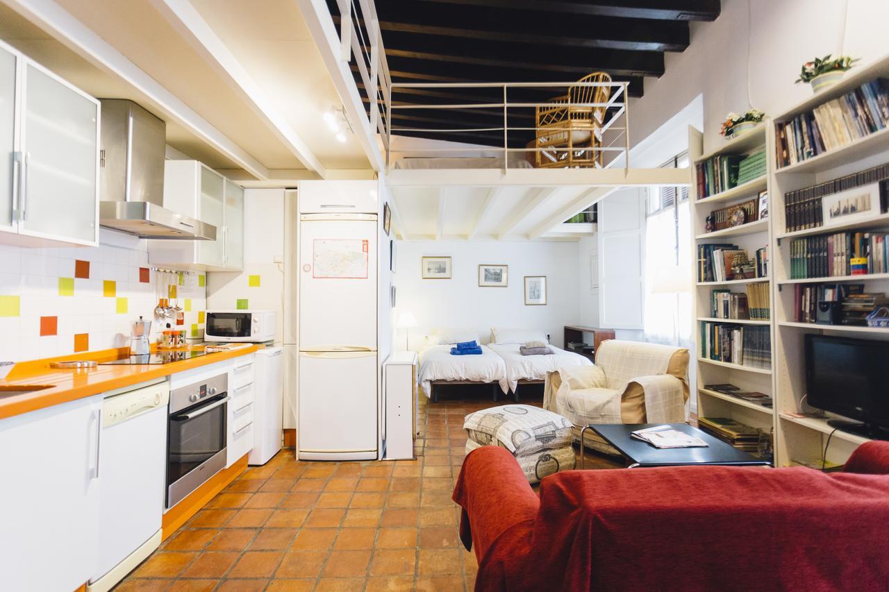 Casa De Las Golondrinas Apartment Seville