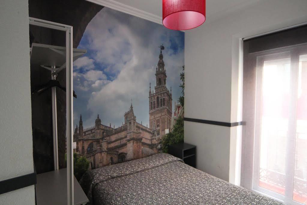 Guest house Paco's Seville