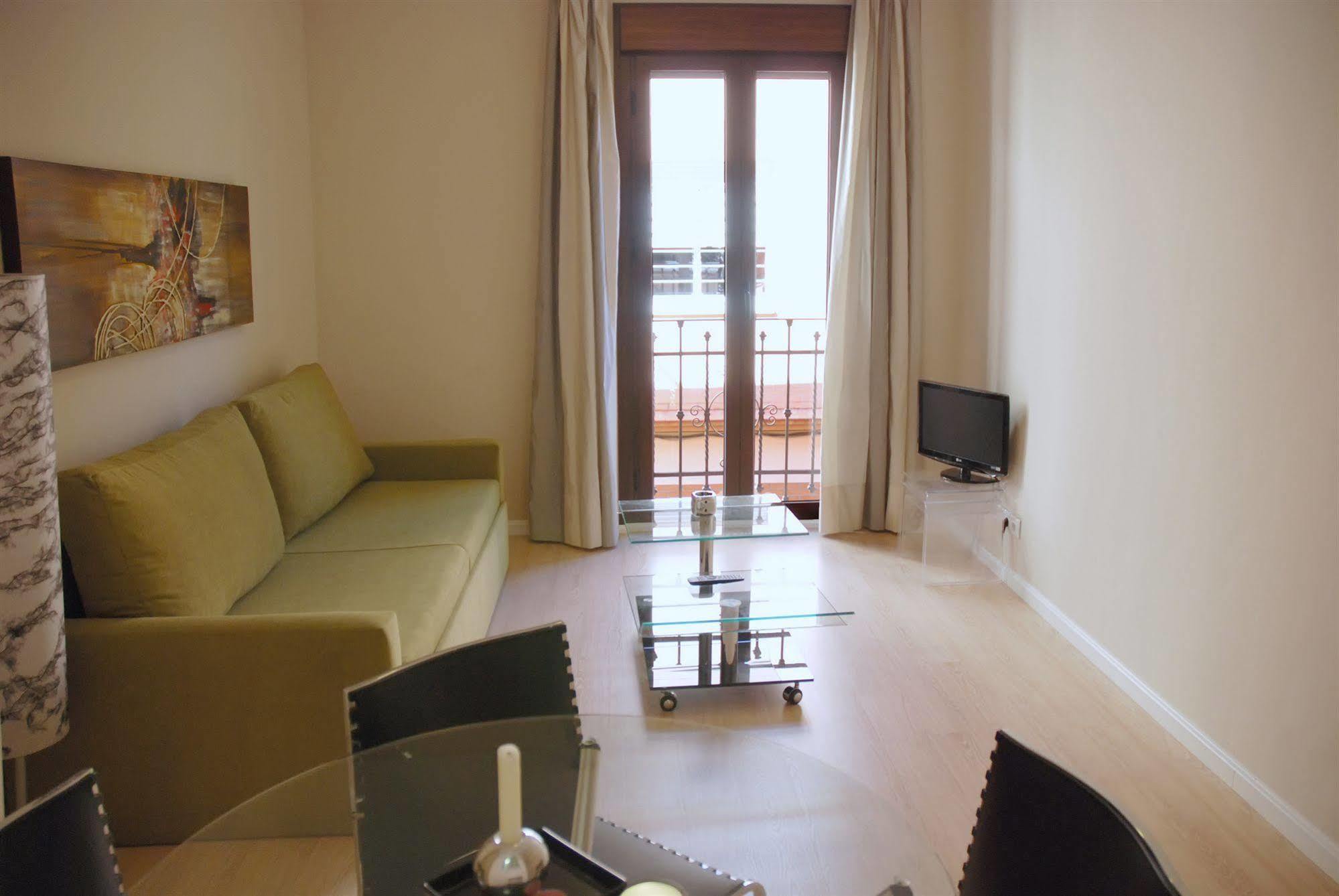 Metropolis Apartment