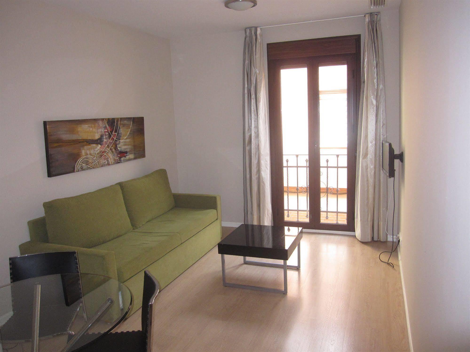 Apartment Metropolis *