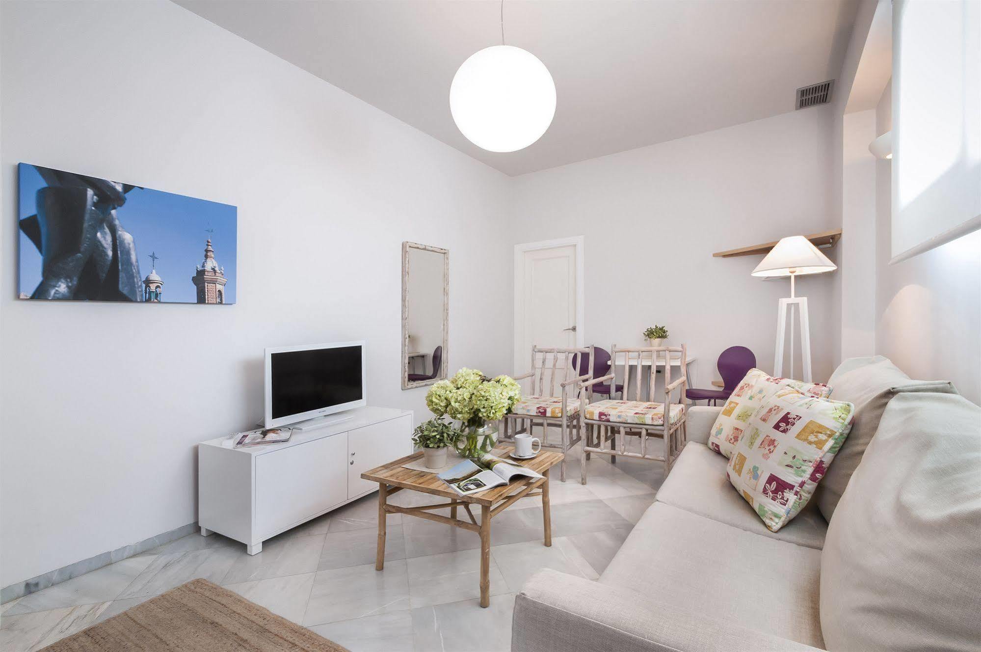 Apartment Plaza *