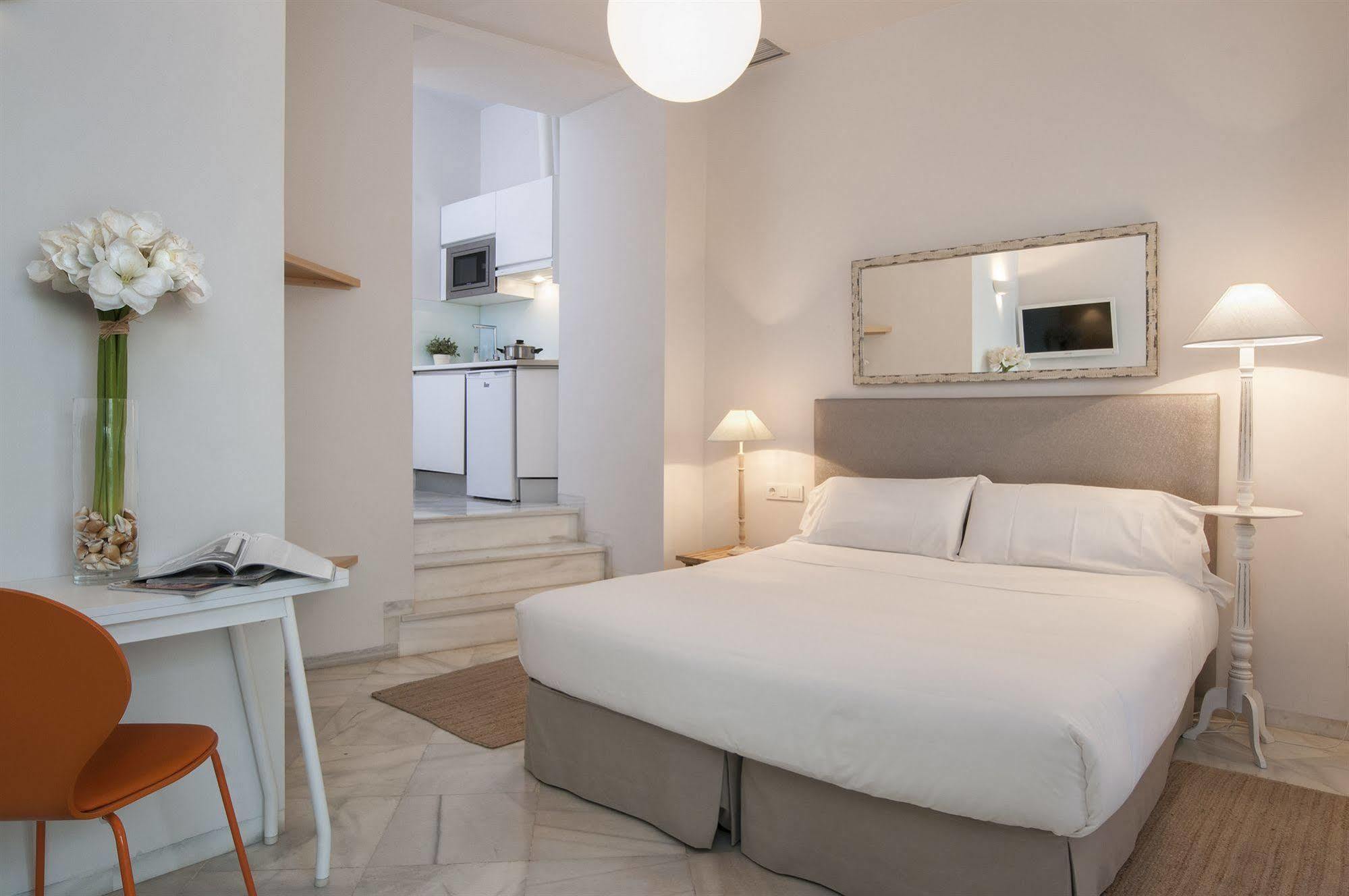 Apartment Plaza *