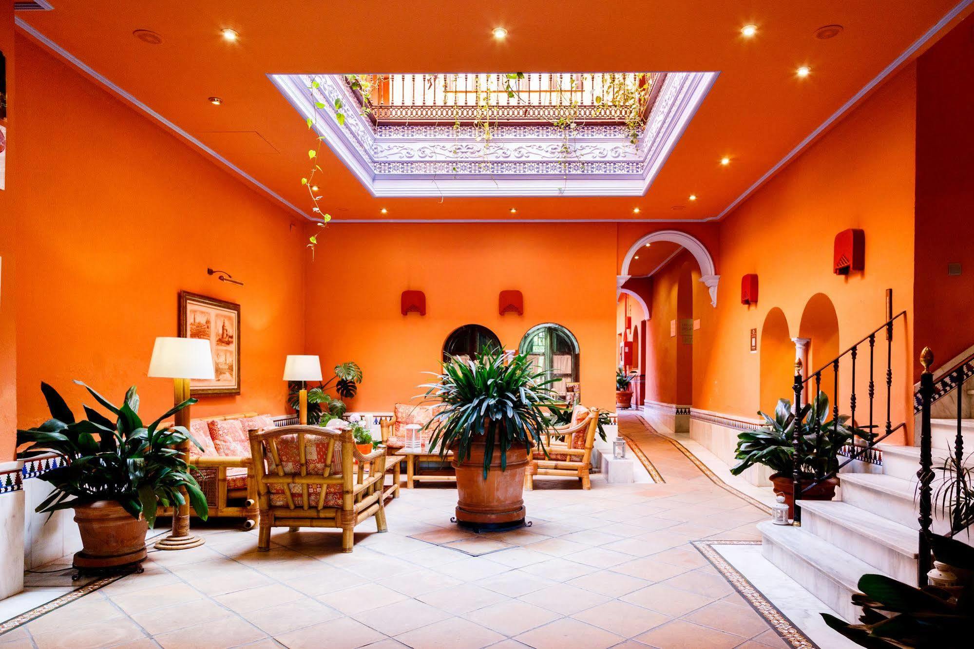 Patio De La Alameda Sevilla