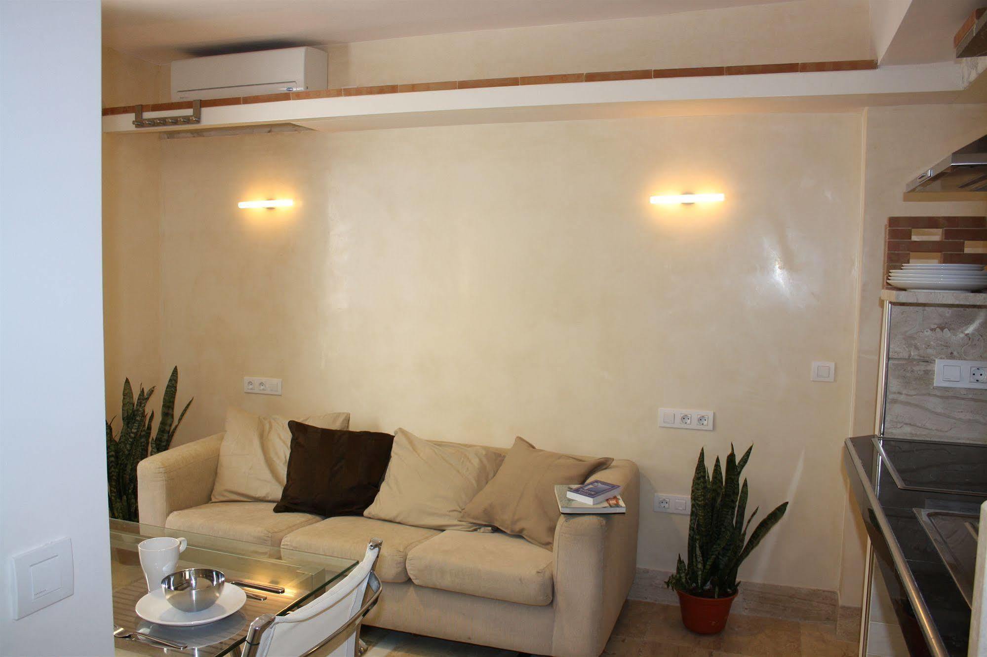 Estudio Padre Manjon Apartamento *
