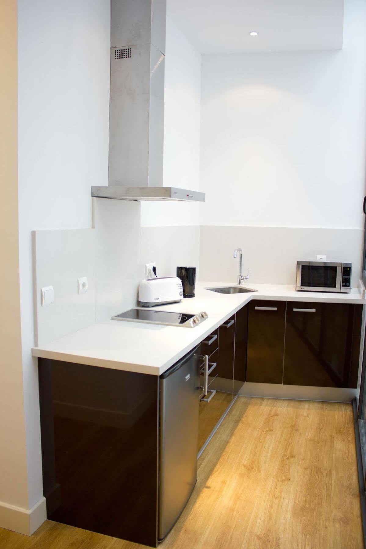 Apartment Life Alberto Lista *