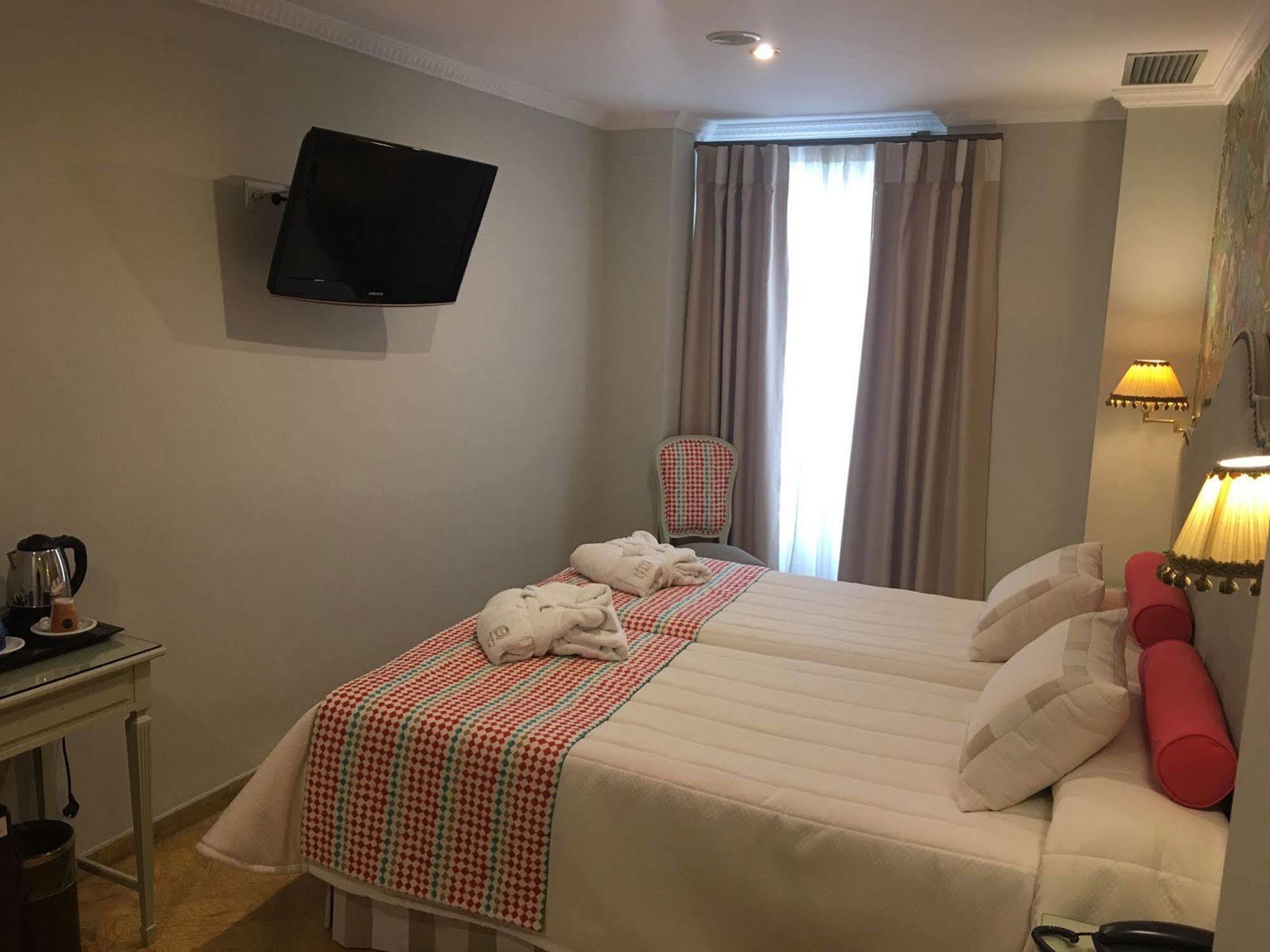 Adriano Boutique 3*