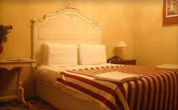 Hostal-casa Sol Y Luna Guest house