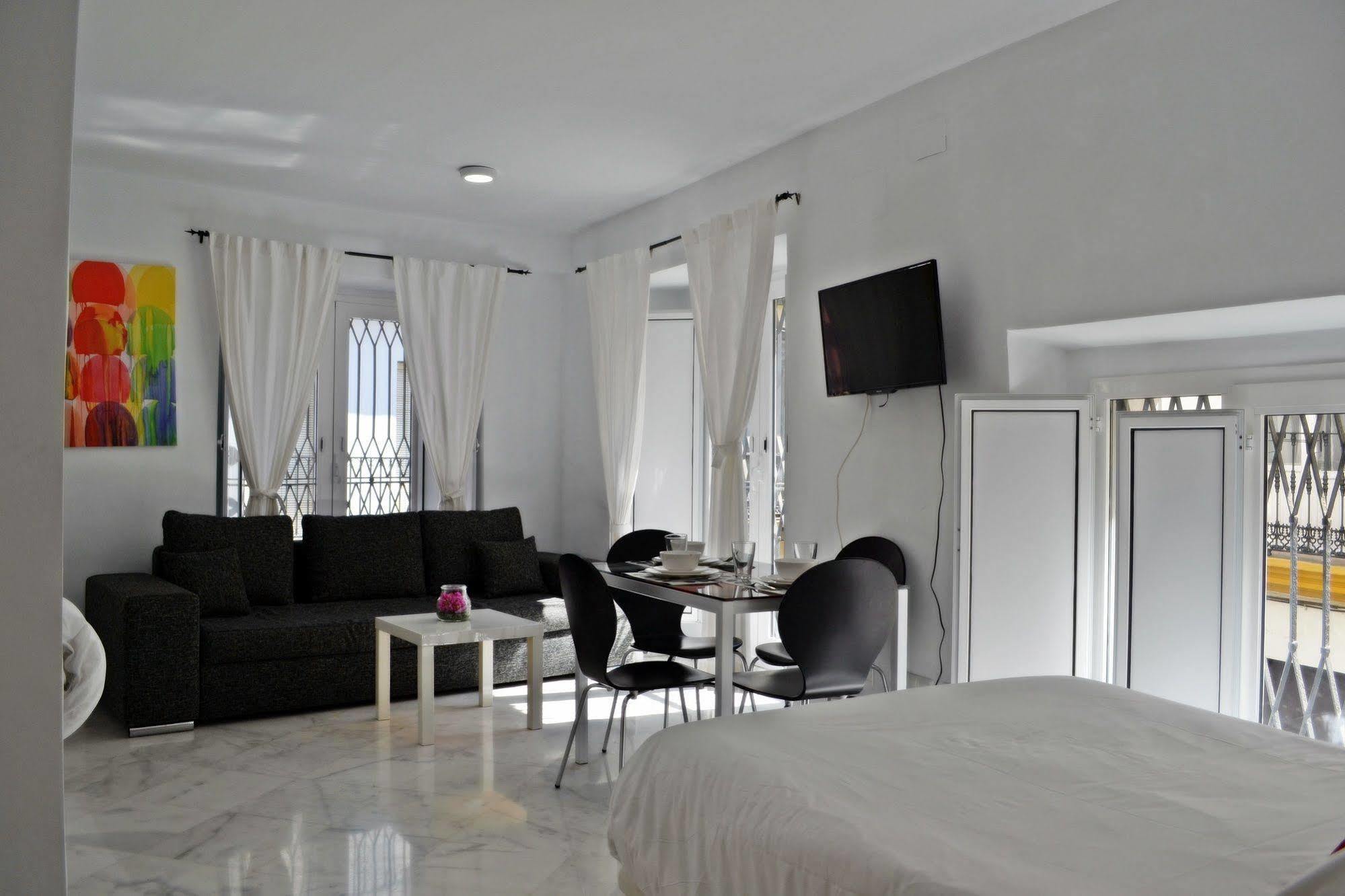 Reservaloen Casa Del Museo Apartment Seville