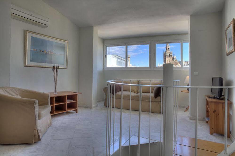 Mariano De Cavia Apartment Seville