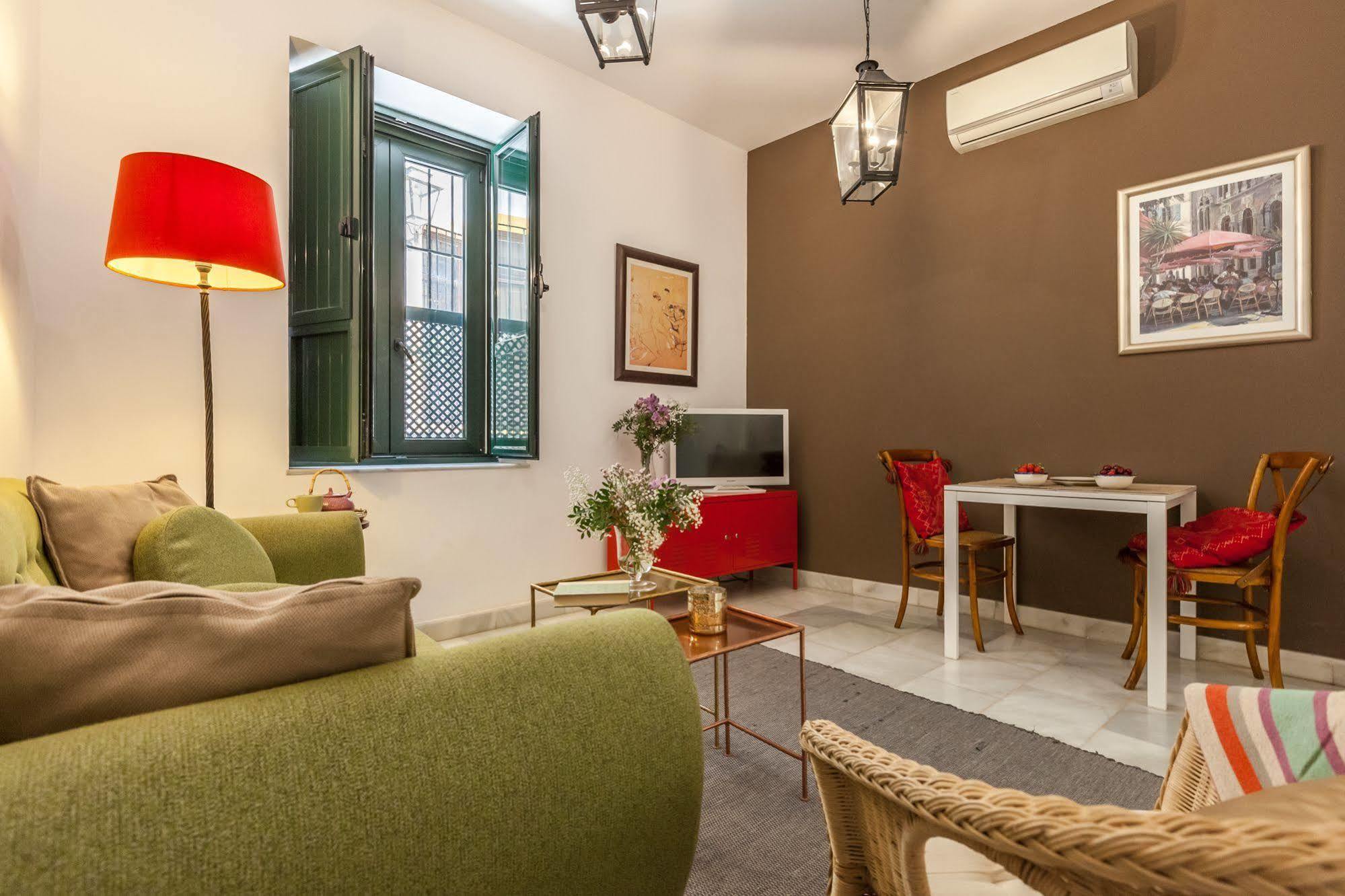 Mariscal Apartment Seville