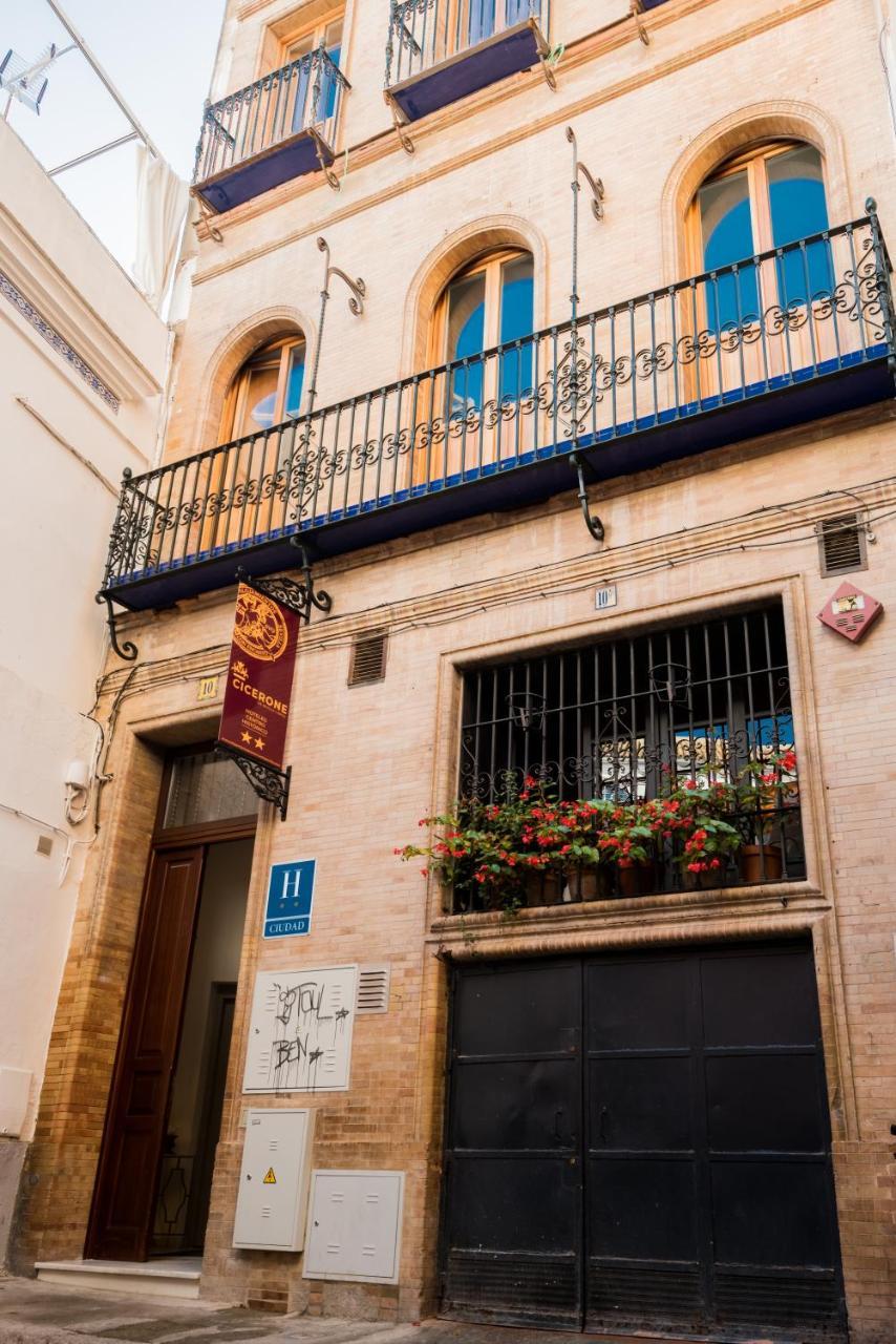 Nuea Cicerone Seville