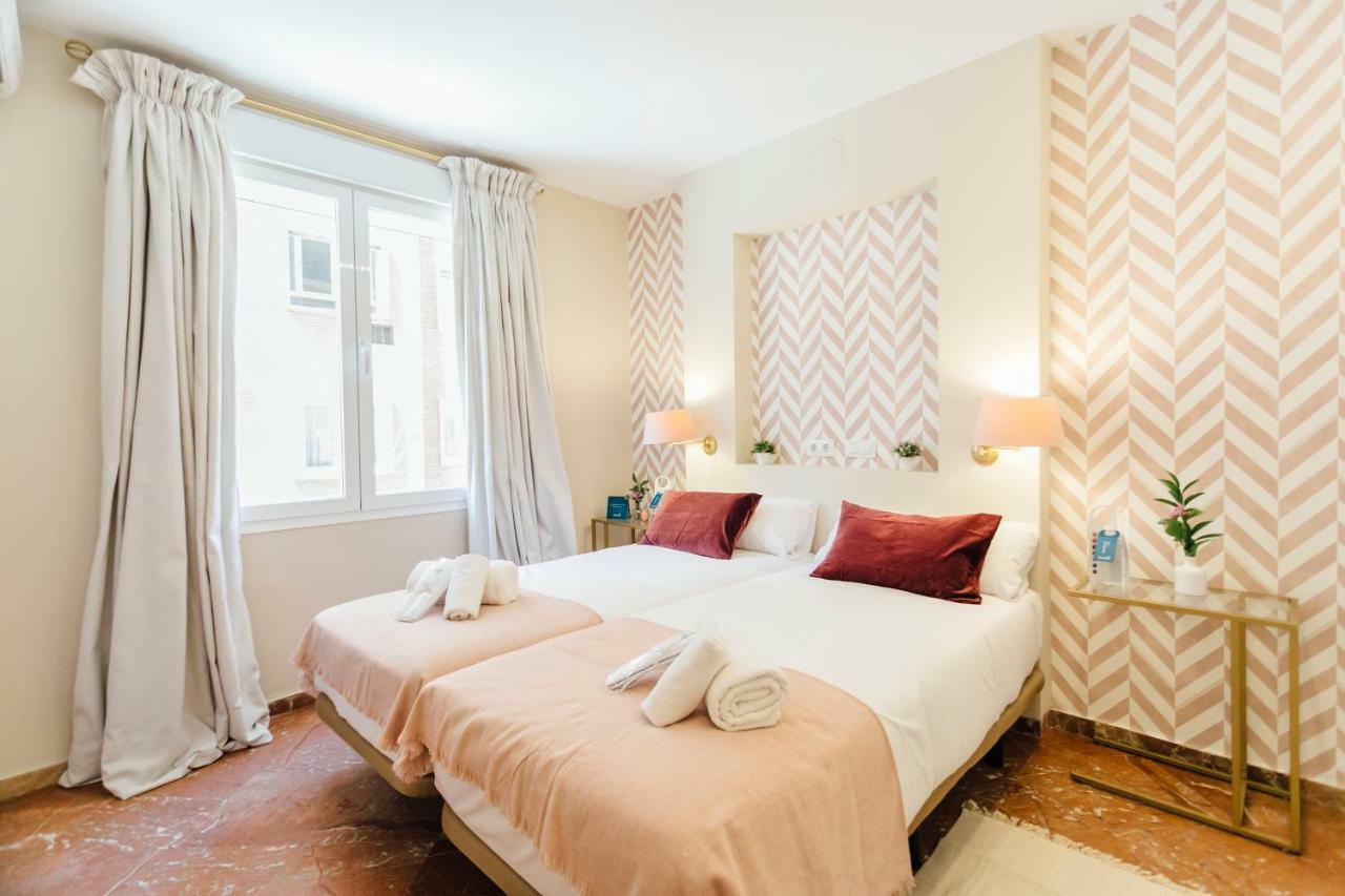 Stylish And Wide- 3bdr 3bth- Remedios * Sevilla