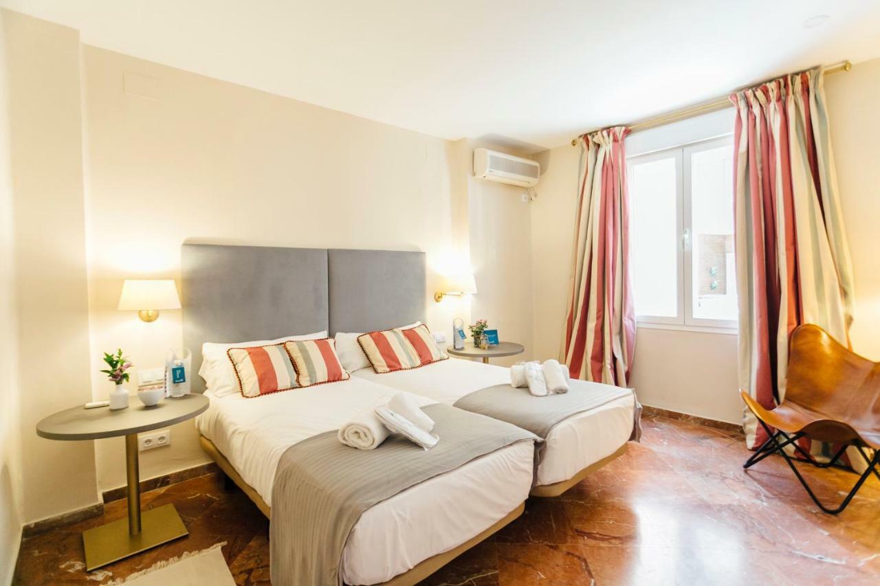 Stylish And Wide- 3bdr 3bth- Remedios * Sevilla