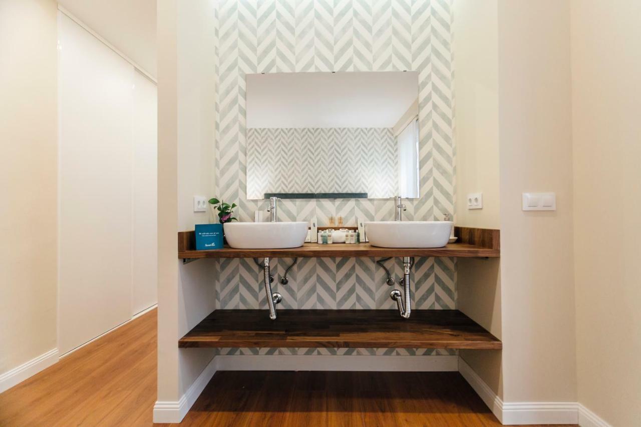 Stylish And Wide- 3bdr 3bth- Remedios Apartamento