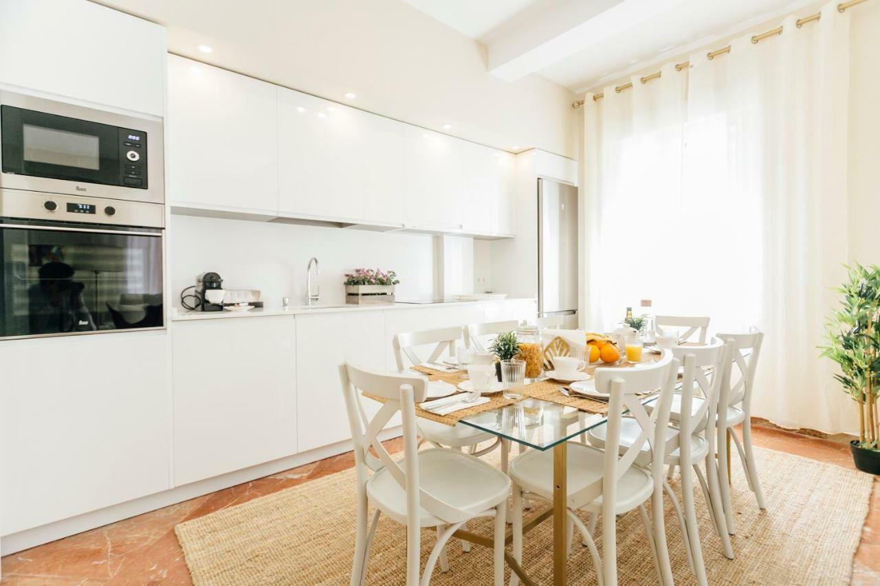 Stylish And Wide- 3bdr 3bth- Remedios * Sevilla