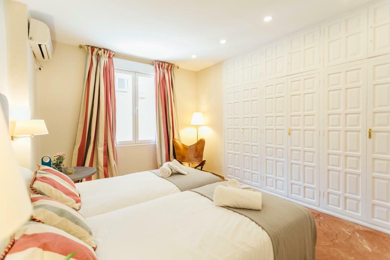 Stylish And Wide- 3bdr 3bth- Remedios * Sevilla