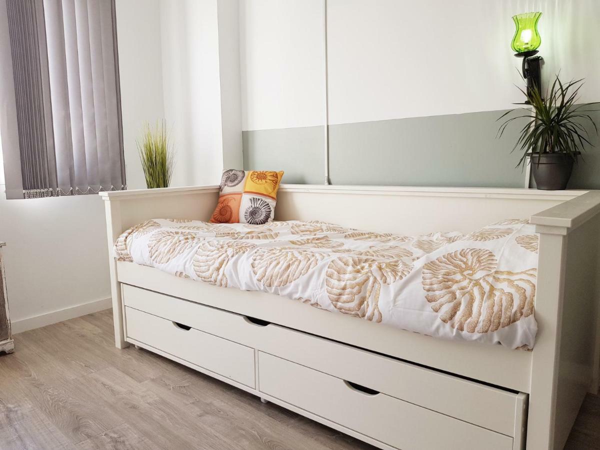 Calle Adolfo Cuellar Apartment *