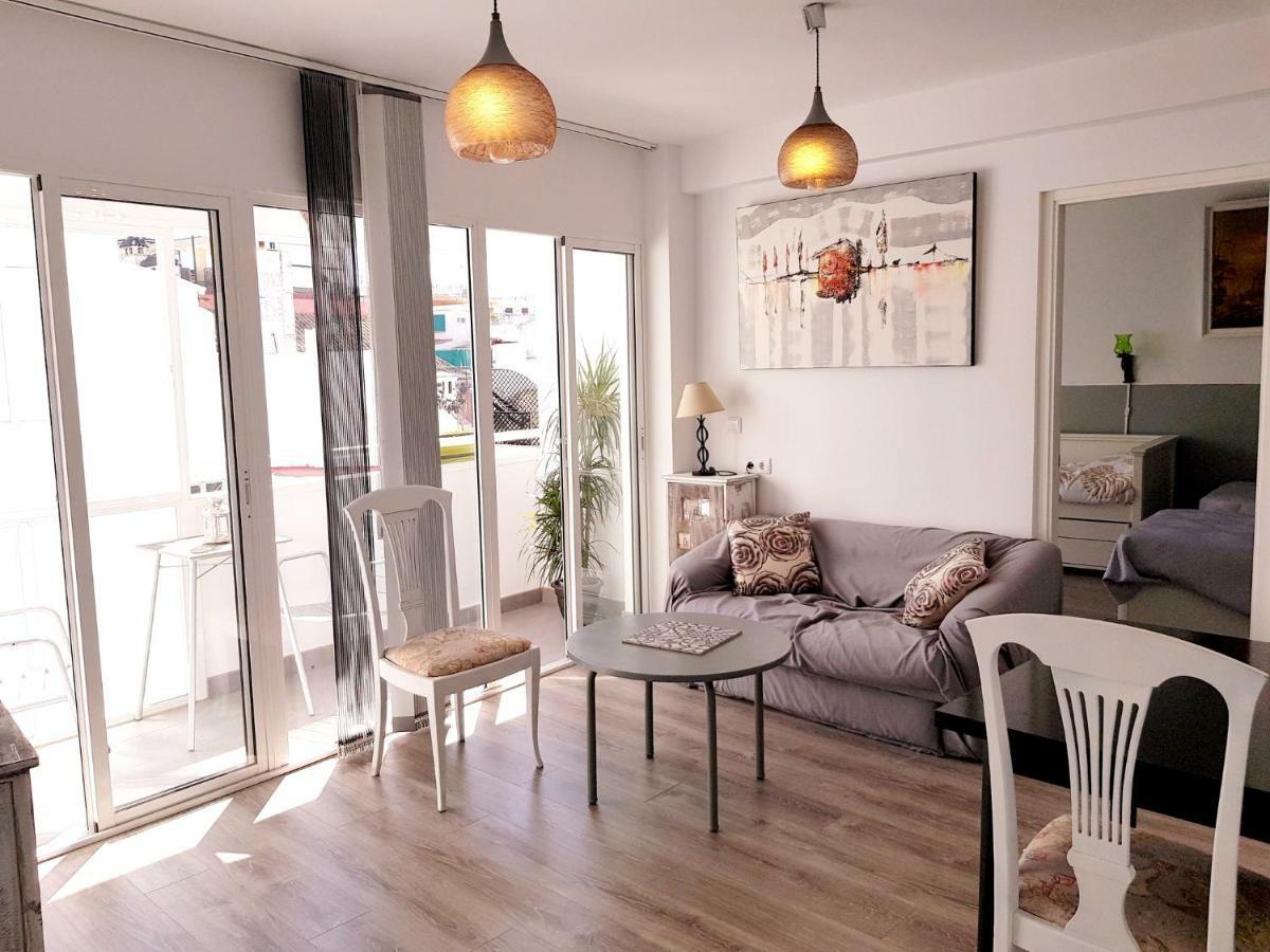 Calle Adolfo Cuellar Apartment